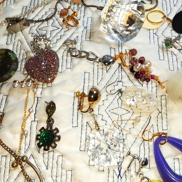 Assorted project items - Picture 13 of 17